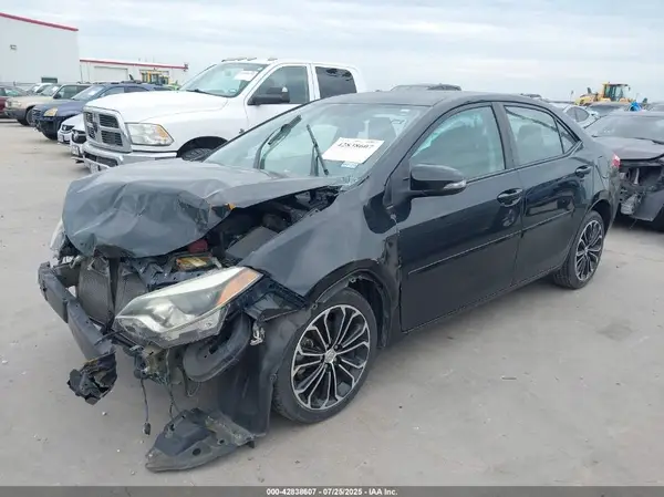 5YFBURHE8GP499843 2016 TOYOTA COROLLA - Image 2