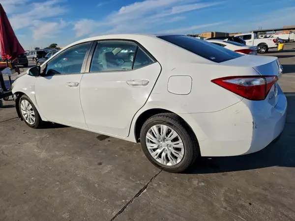5YFBURHE8GP517628 2016 TOYOTA COROLLA - Image 2