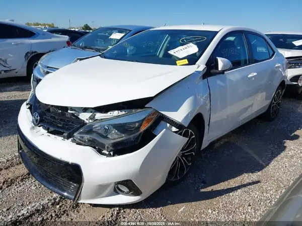 5YFBURHE8GP527415 2016 TOYOTA COROLLA - Image 2
