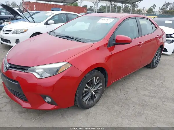 5YFBURHE8GP529021 2016 TOYOTA COROLLA - Image 2
