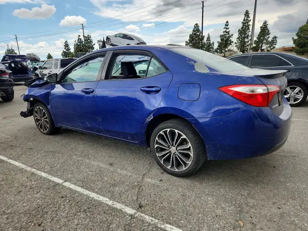 5YFBURHE8GP544053 2016 TOYOTA COROLLA - Image 2