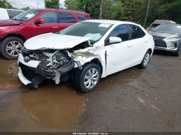 5YFBURHE8GP544814 2016 TOYOTA COROLLA - Image 2