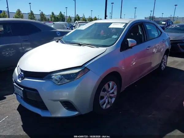 5YFBURHE8GP556008 2016 TOYOTA COROLLA - Image 2