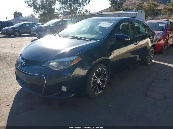 5YFBURHE8GP564853 2016 TOYOTA COROLLA - Image 2