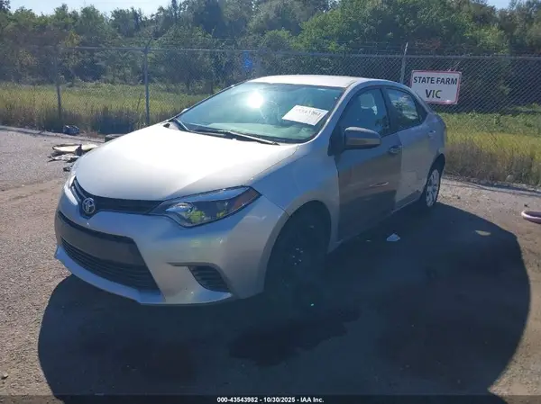 5YFBURHE8GP566330 2016 TOYOTA COROLLA - Image 2