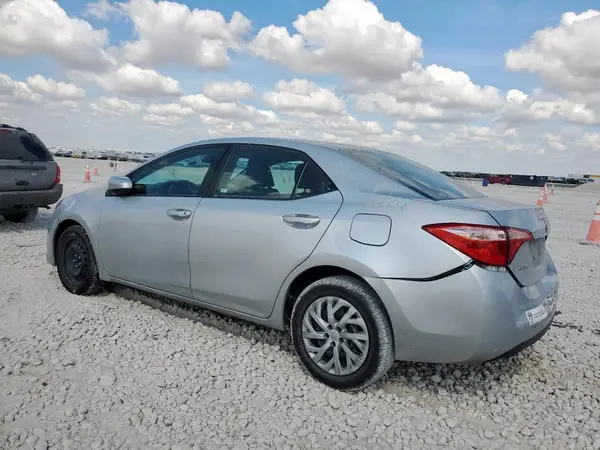 5YFBURHE8HP569262 2017 TOYOTA COROLLA - Image 2