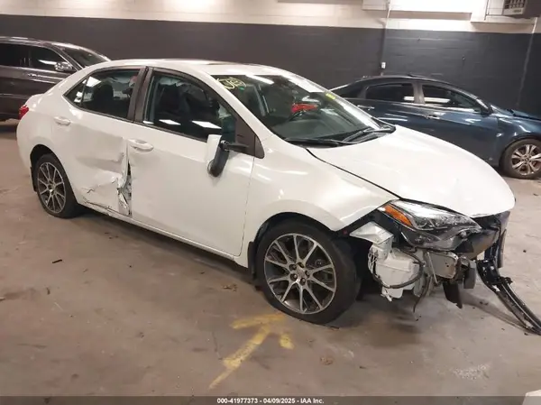 5YFBURHE8HP573926 2017 TOYOTA COROLLA - Image 1
