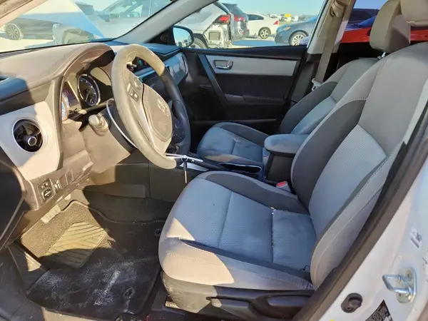 2017 TOYOTA COROLLA auction photo 7