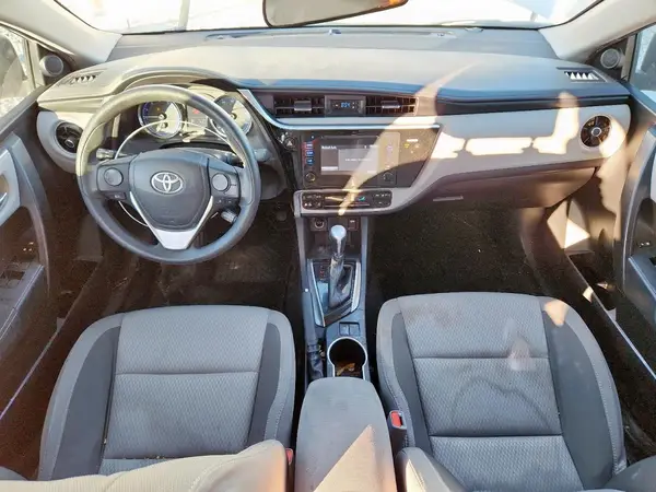 5YFBURHE8HP574672 2017 TOYOTA COROLLA - Image 8