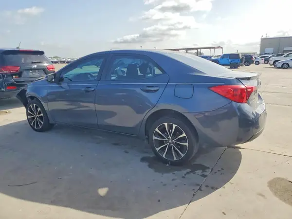 5YFBURHE8HP577393 2017 TOYOTA COROLLA - Image 2