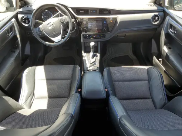 5YFBURHE8HP578804 2017 TOYOTA COROLLA - Image 8