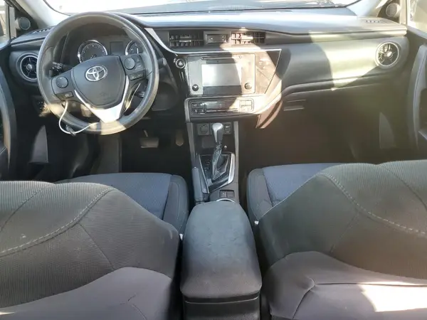 5YFBURHE8HP579855 2017 TOYOTA COROLLA - Image 8