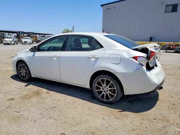 5YFBURHE8HP580858 2017 TOYOTA COROLLA - Image 2