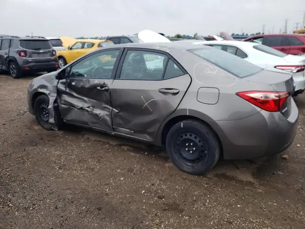 5YFBURHE8HP581833 2017 TOYOTA COROLLA - Image 2