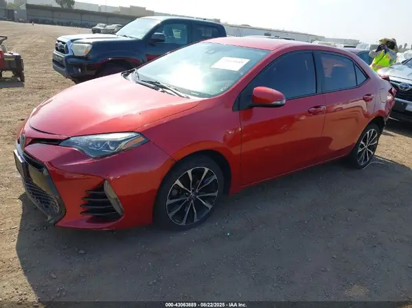 5YFBURHE8HP582139 2017 TOYOTA COROLLA - Image 2