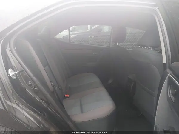 5YFBURHE8HP584215 2017 TOYOTA COROLLA - Image 8