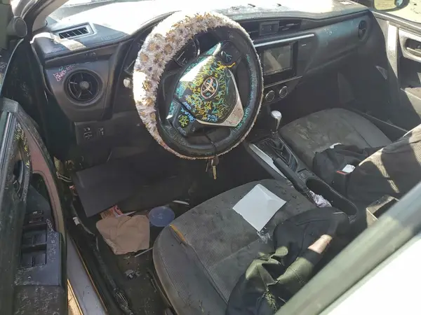 5YFBURHE8HP584330 2017 TOYOTA COROLLA - Image 8