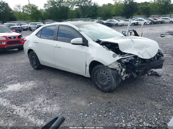 5YFBURHE8HP586479 2017 TOYOTA COROLLA - Image 1