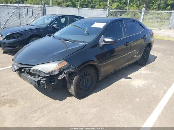 5YFBURHE8HP586983 2017 TOYOTA COROLLA - Image 2
