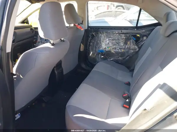 5YFBURHE8HP587471 2017 TOYOTA COROLLA - Image 8
