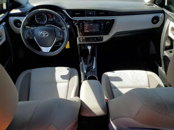 5YFBURHE8HP587941 2017 TOYOTA COROLLA - Image 8