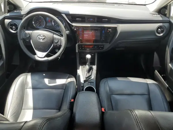 5YFBURHE8HP588328 2017 TOYOTA COROLLA - Image 8