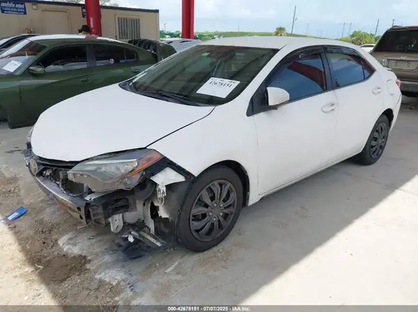 5YFBURHE8HP588376 2017 TOYOTA COROLLA - Image 2