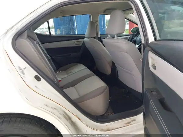 5YFBURHE8HP588376 2017 TOYOTA COROLLA - Image 8