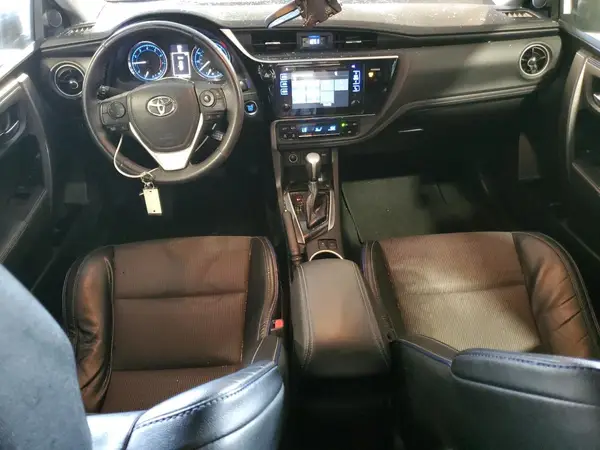 5YFBURHE8HP588765 2017 TOYOTA COROLLA - Image 8