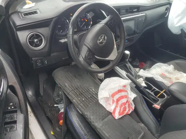 5YFBURHE8HP589463 2017 TOYOTA COROLLA - Image 8