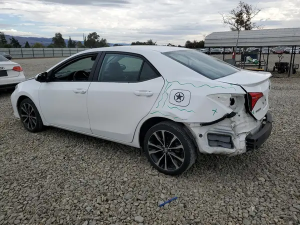 5YFBURHE8HP591195 2017 TOYOTA COROLLA - Image 2