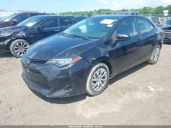 5YFBURHE8HP591424 2017 TOYOTA COROLLA - Image 2
