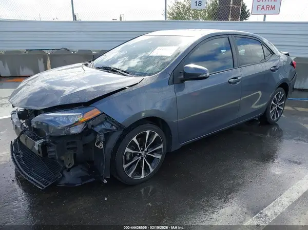 5YFBURHE8HP592699 2017 TOYOTA COROLLA - Image 2