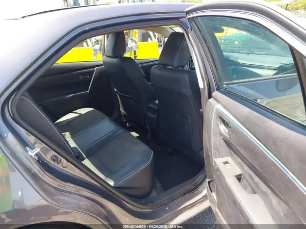 5YFBURHE8HP592962 2017 TOYOTA COROLLA - Image 8