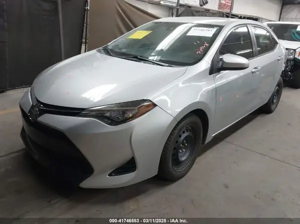 5YFBURHE8HP593738 2017 TOYOTA COROLLA - Image 2