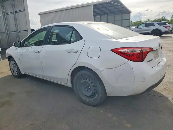 5YFBURHE8HP594453 2017 TOYOTA COROLLA - Image 2