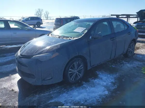 5YFBURHE8HP595473 2017 TOYOTA COROLLA - Image 2