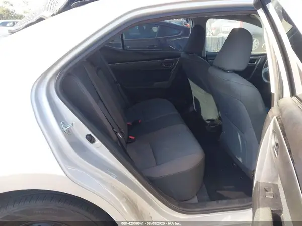 5YFBURHE8HP599605 2017 TOYOTA COROLLA - Image 8