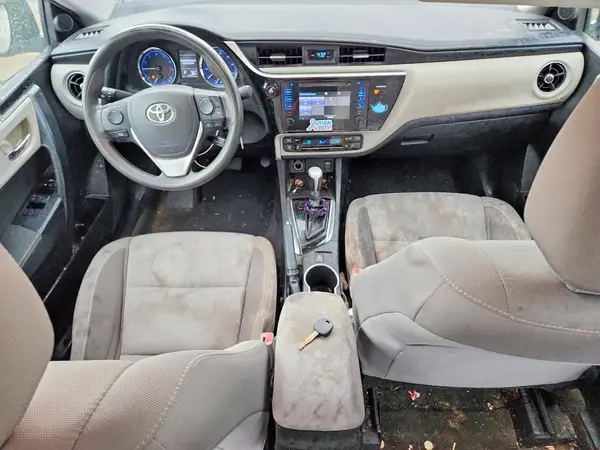 5YFBURHE8HP600008 2017 TOYOTA COROLLA - Image 8