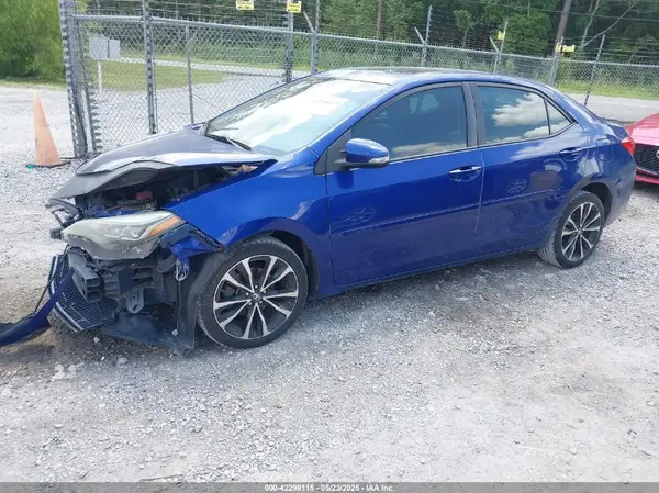 5YFBURHE8HP600543 2017 TOYOTA COROLLA - Image 2