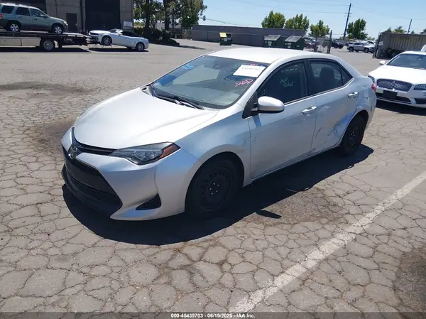 5YFBURHE8HP601367 2017 TOYOTA COROLLA - Image 2