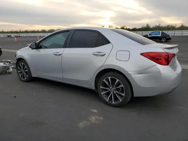 5YFBURHE8HP603538 2017 TOYOTA COROLLA - Image 2
