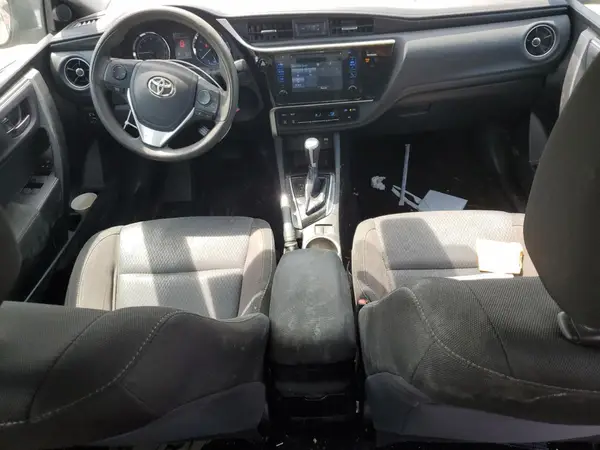 5YFBURHE8HP604074 2017 TOYOTA COROLLA - Image 8