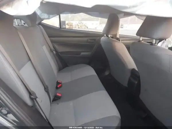 5YFBURHE8HP604334 2017 TOYOTA COROLLA - Image 8