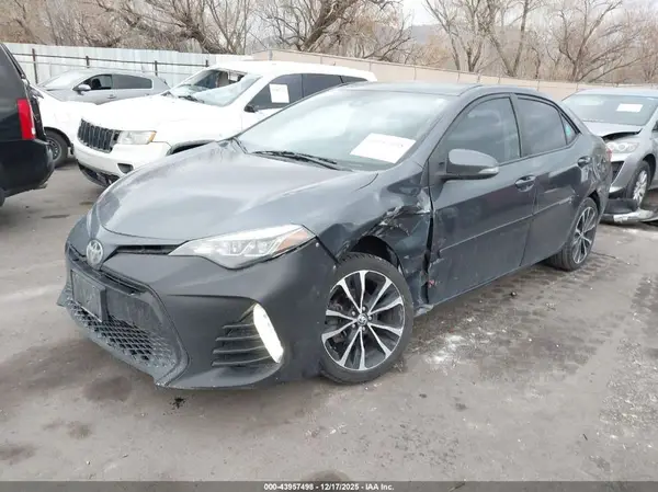 5YFBURHE8HP604835 2017 TOYOTA COROLLA - Image 2