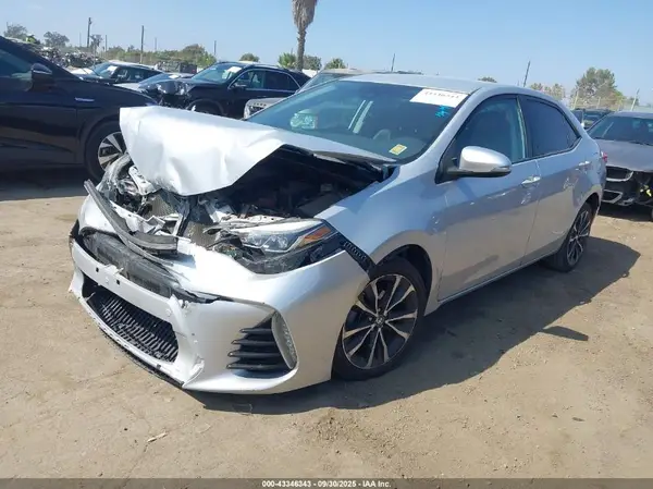 5YFBURHE8HP605371 2017 TOYOTA COROLLA - Image 2