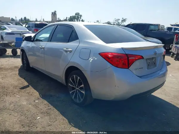 2017 TOYOTA COROLLA IAAI lot 43346343 auction photo 3