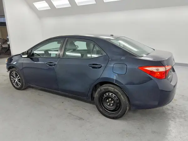 5YFBURHE8HP605550 2017 TOYOTA COROLLA - Image 2