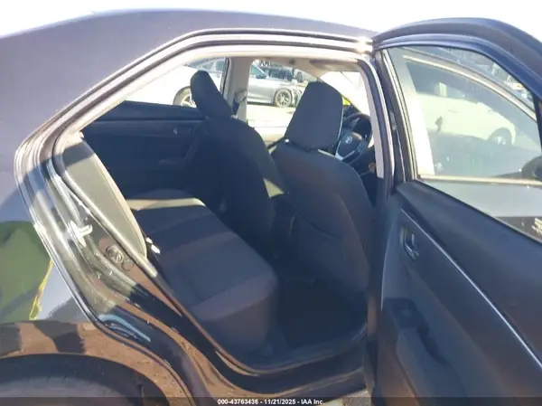 5YFBURHE8HP608240 2017 TOYOTA COROLLA - Image 8