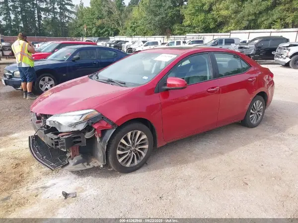 5YFBURHE8HP610568 2017 TOYOTA COROLLA - Image 2